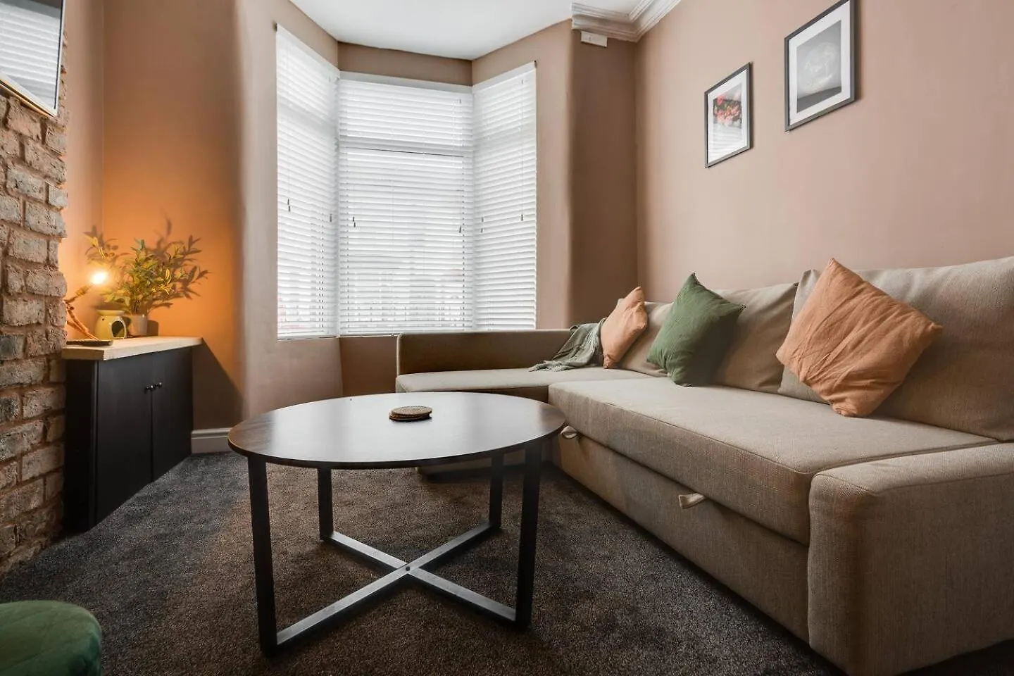 Home Away From Home Close To City Free Parking Liverpool Holiday home