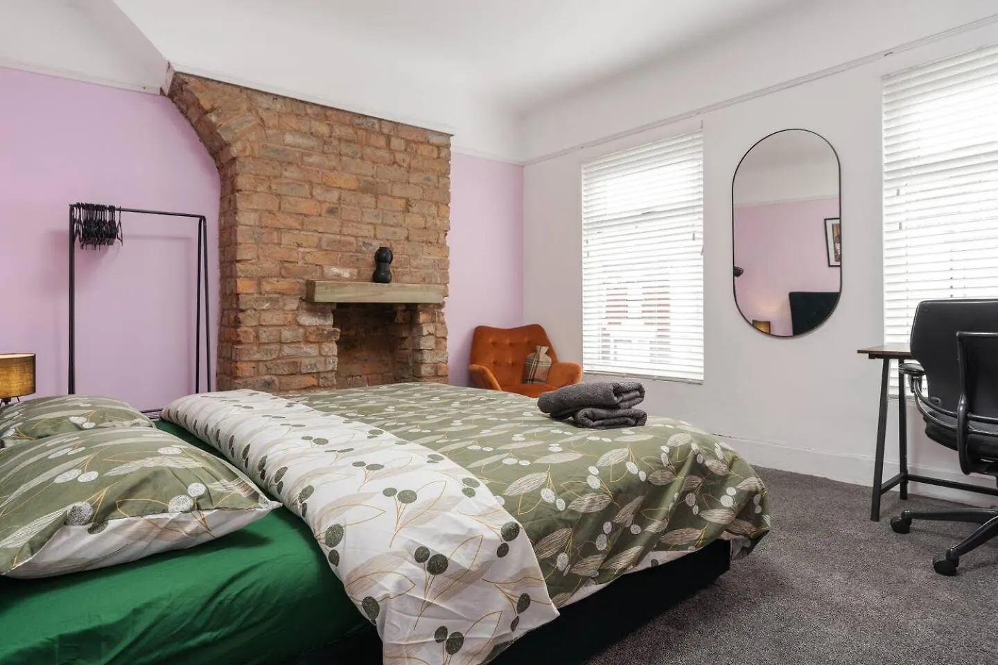Home Away From Home Close To City Free Parking Liverpool Holiday home